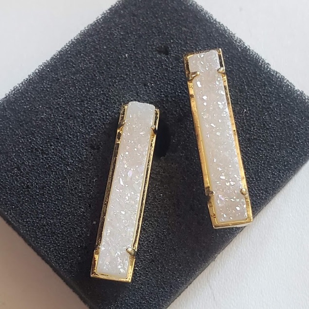 Kendra Scott Lady Earrings Iridescent White Druzy Gold Plate Bar Studs Sparkle